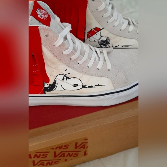 Vans X Peanuts Sk8-Hi Moc Dog House - Picture 9 of 16